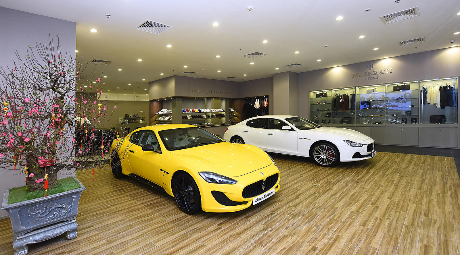 Dàn xe Maserati hạng sang được trưng bày tại Hà Nội