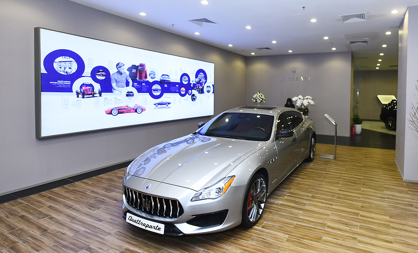 Xe sedan Quattroporte 