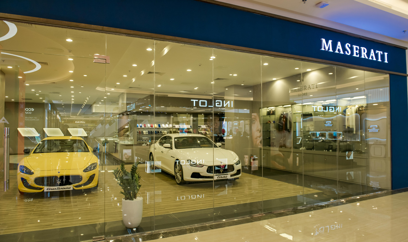 Khu trưng bày xe Maserati tại Trung tâm thương mại Vincom Metropolis