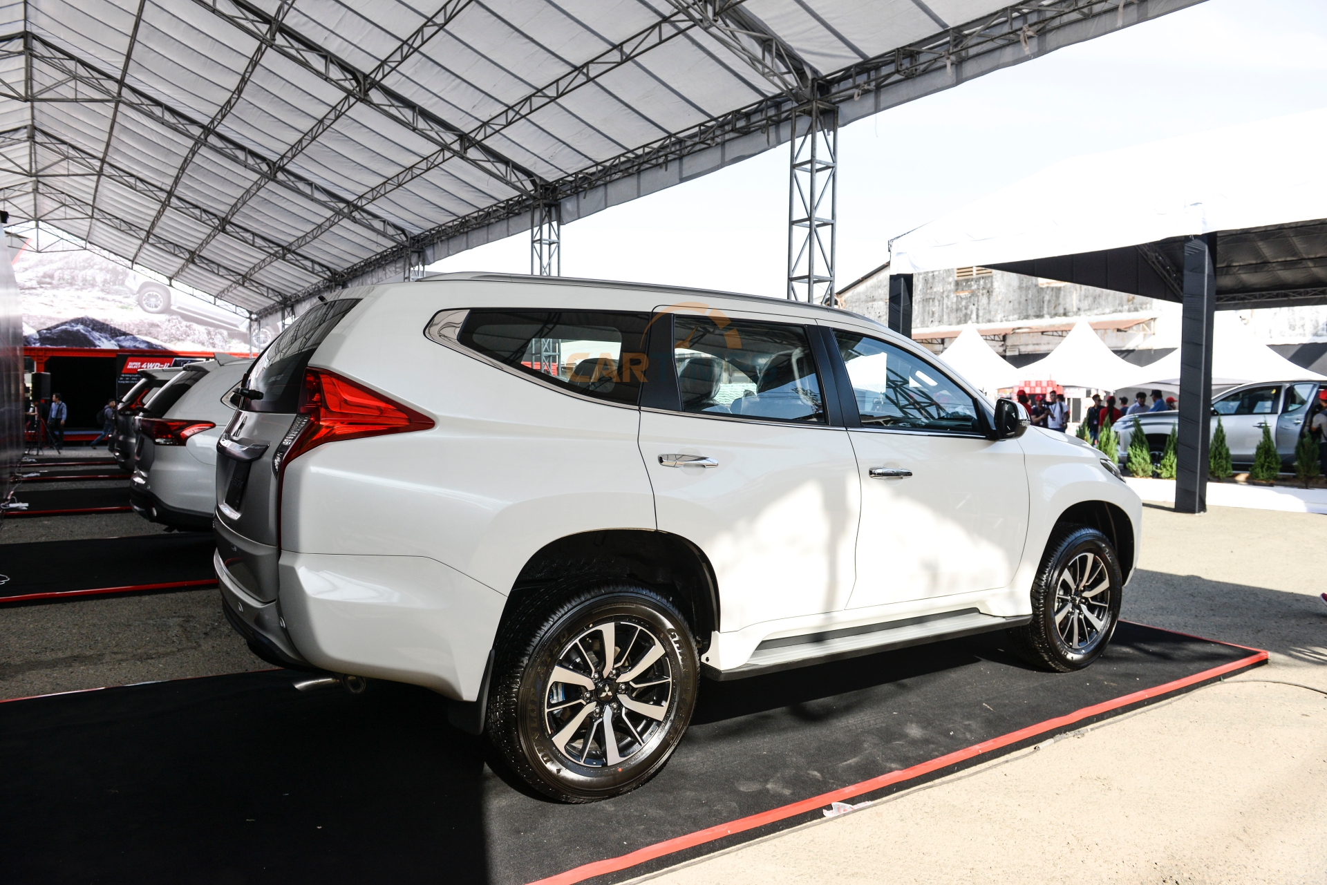 Thiết kế đuôi xe Mitsubishi Pajero Sport D 4x2 MT