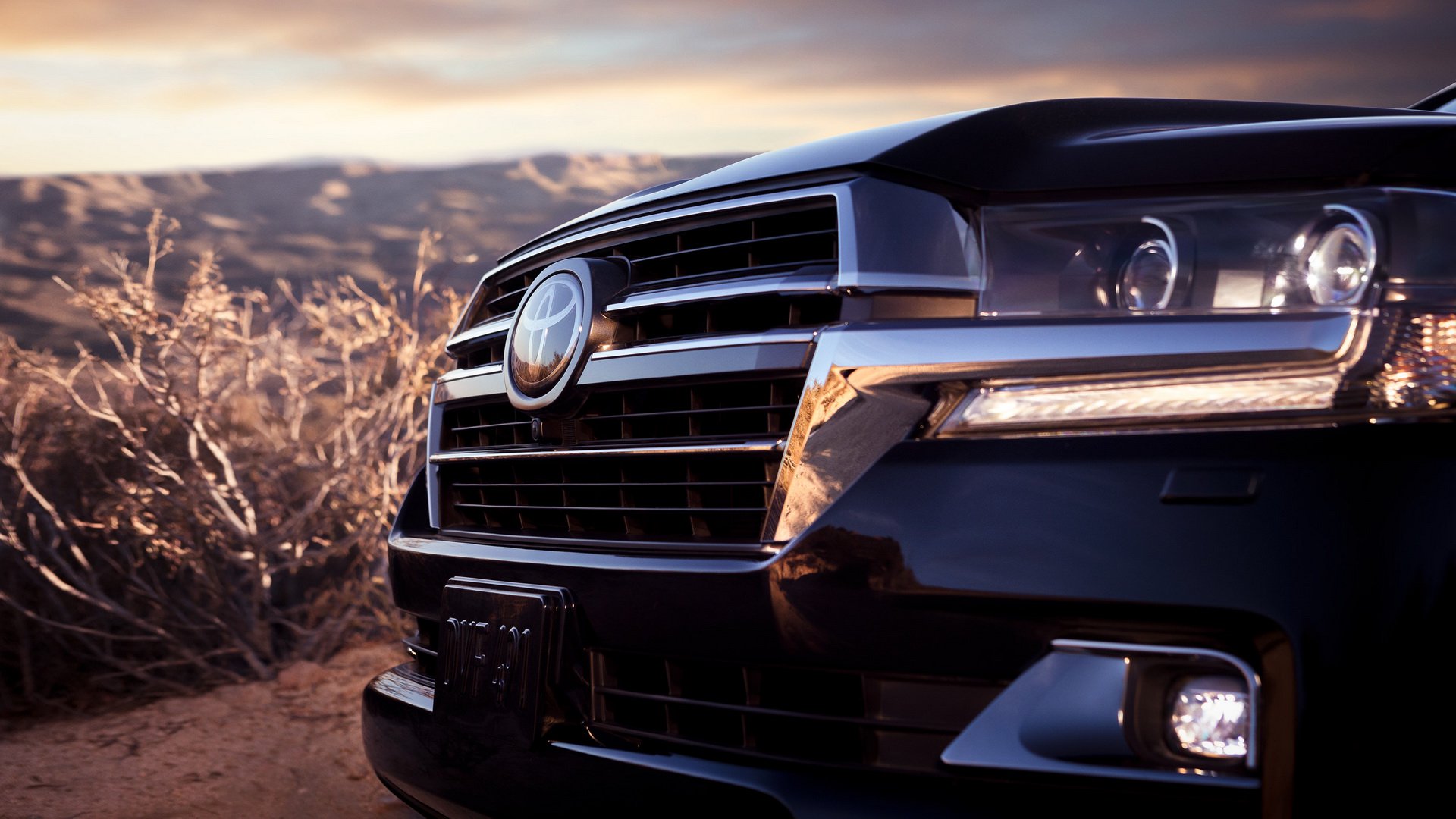 Xe Toyota Land Cruiser Heritage Edition có thiết kế đầu xe đặc biệt