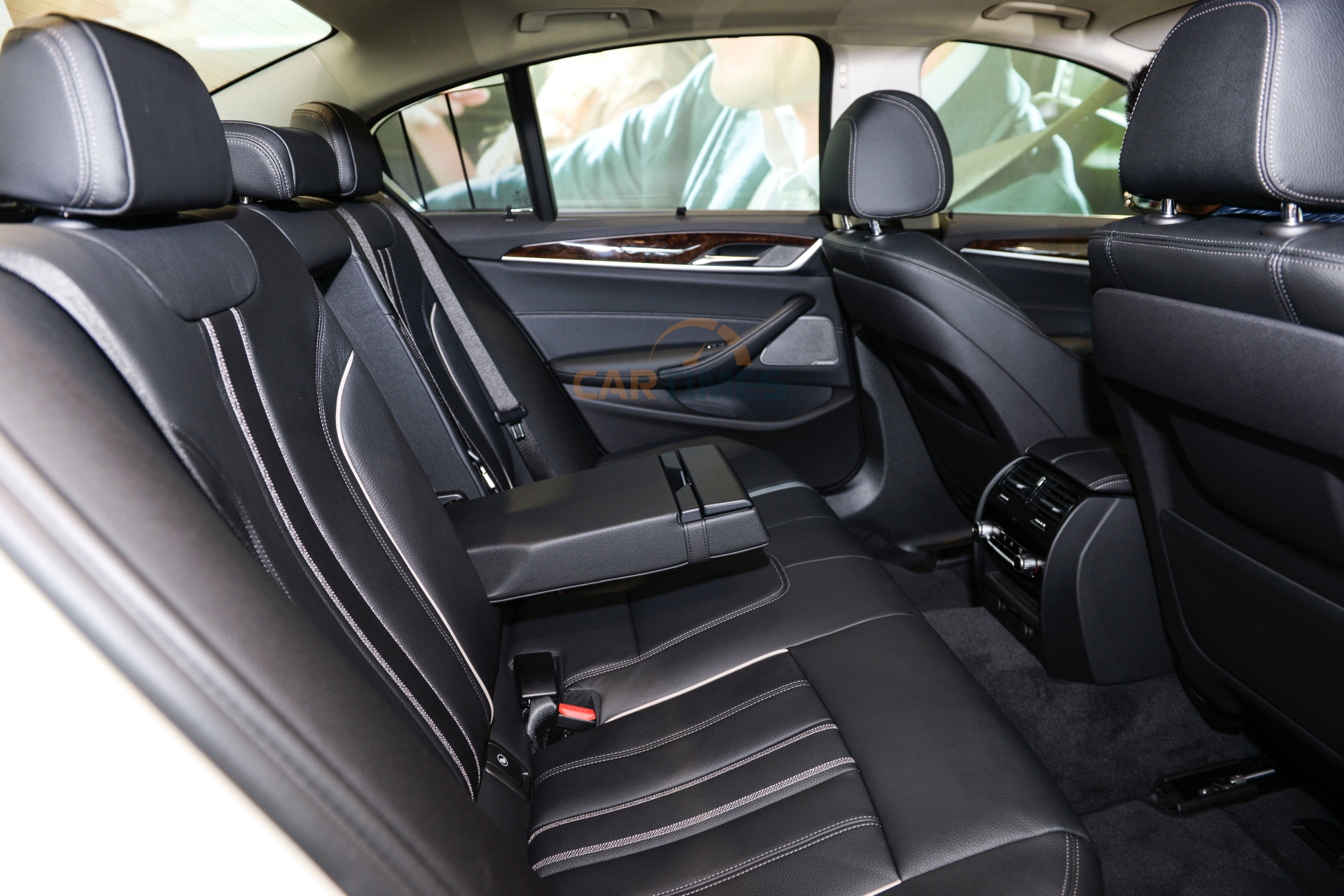 Hàng ghế thứ 2 xe BMW 5 Series thế hệ mới
