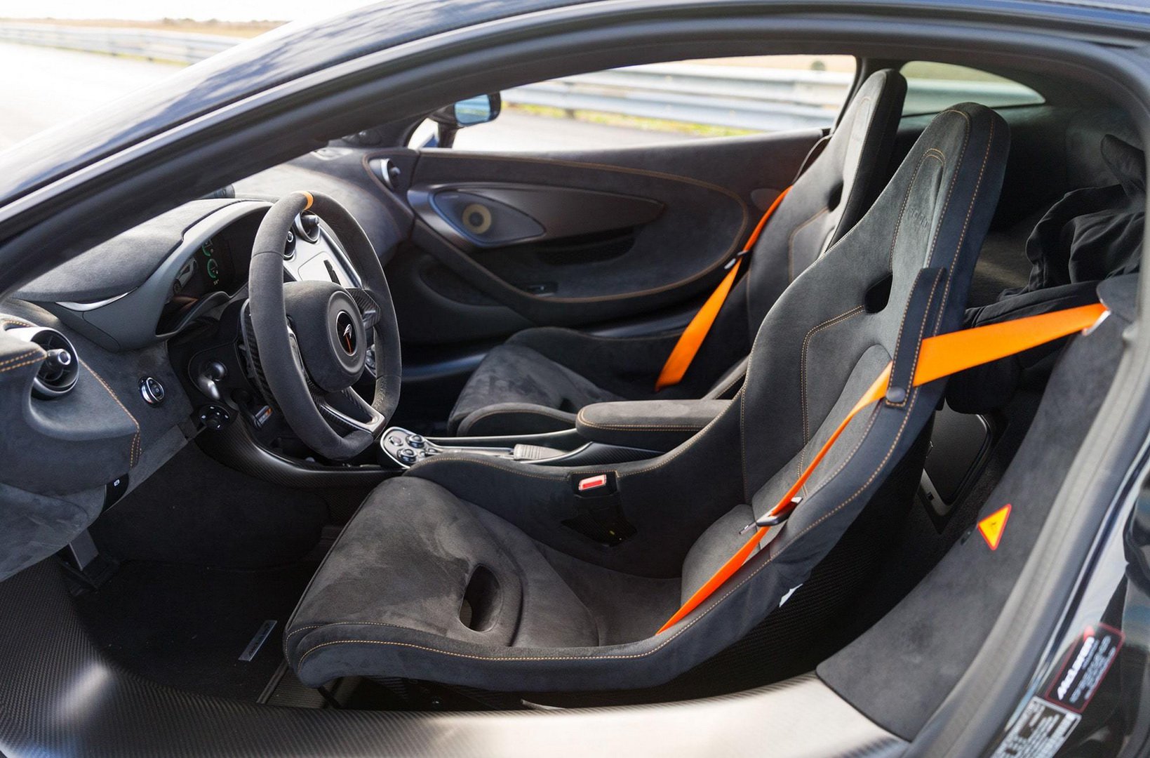 Thiết kế cabin xe McLaren 600LT