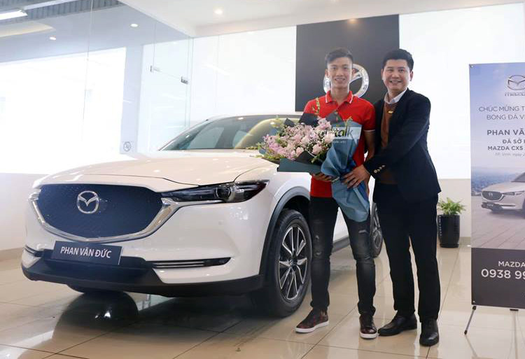 Đây là phần thưởng Phan Văn Đức tự dành cho mình sau 1 năm thành công cùng đội tuyển Việt Nam