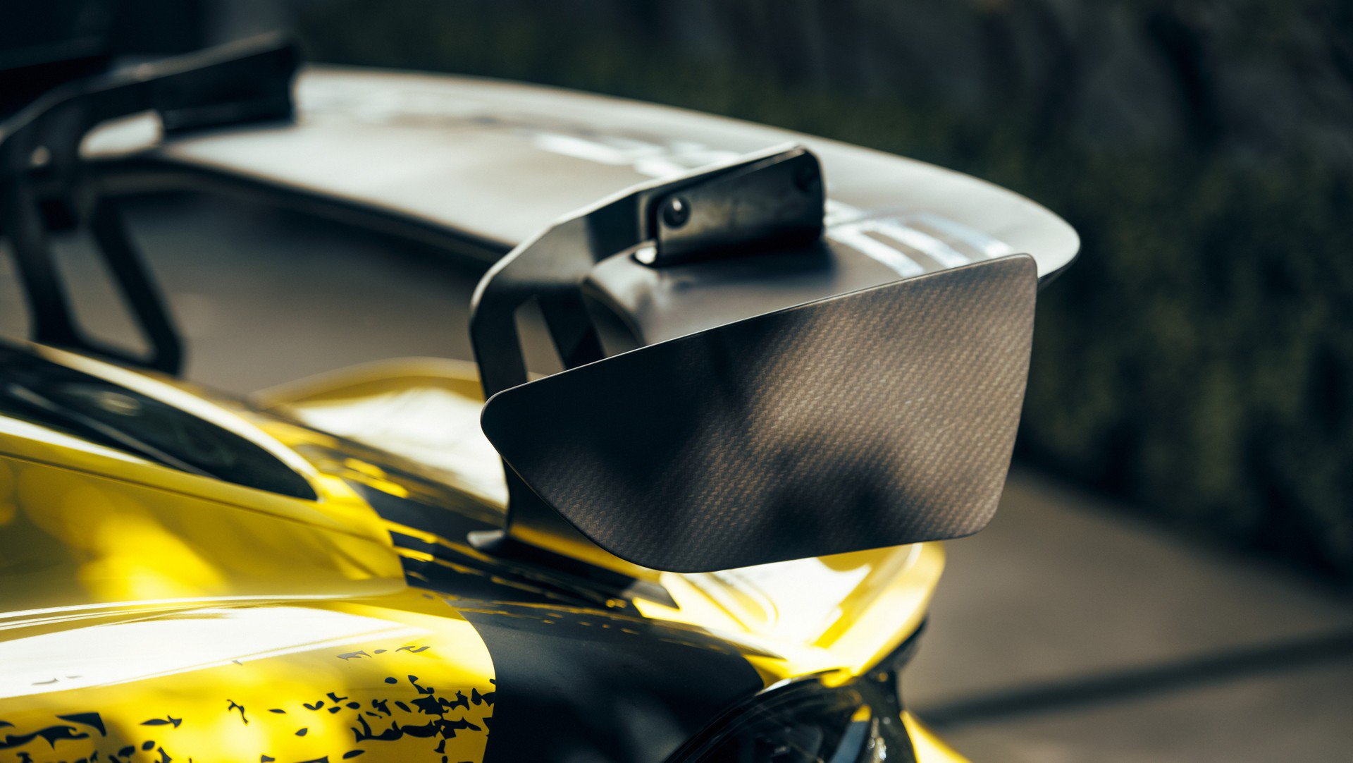 Cánh gió đuôi xe Porsche 718 Cayman GT4 Clubsport