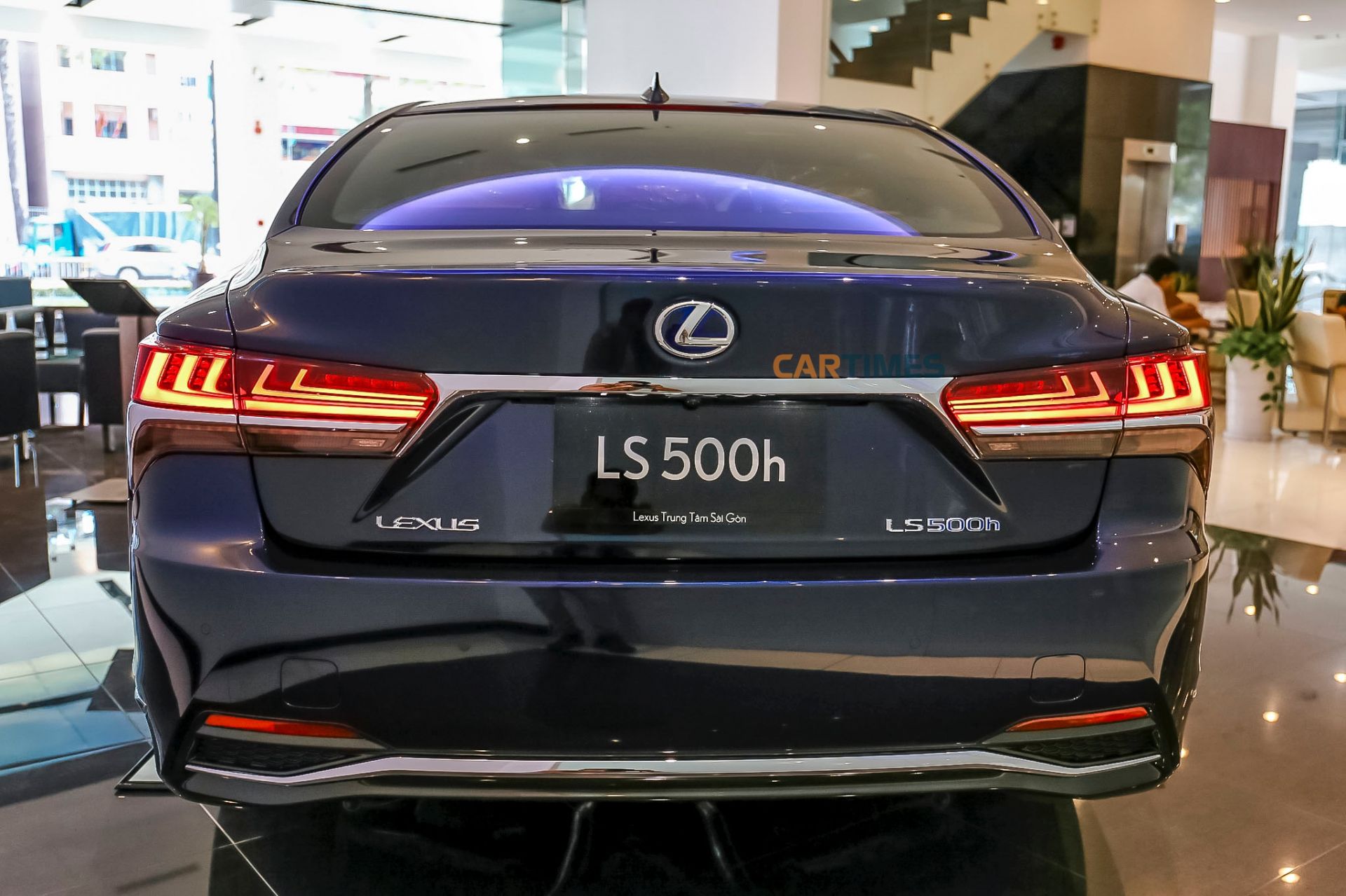 Thiết kế đuôi xe Lexus LS 500h 2019