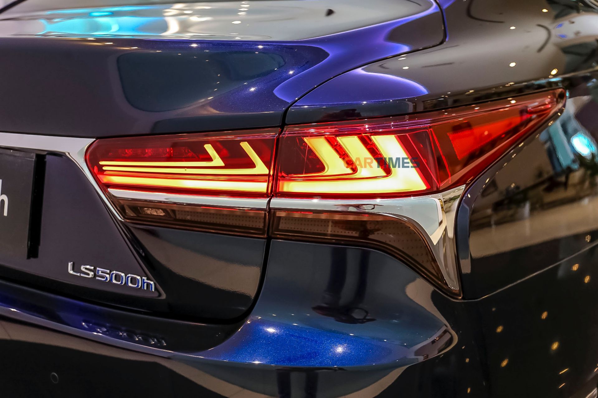 Thiết kế đuôi xe Lexus LS 500h 2019