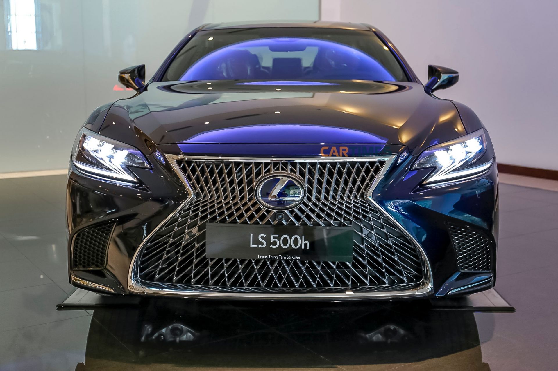 Thiết kế đầu xe Lexus LS 500h 2019