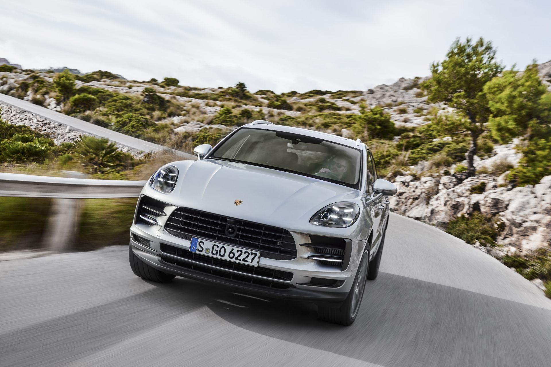 Mẫu xe Porsche Macan trang bị động cơ V6 3.0L