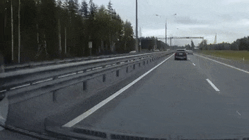 "Bàn tay vàng" trong làng xử lý, 2 tài xế ô tô tránh được tai nạn giao thông thảm khốc