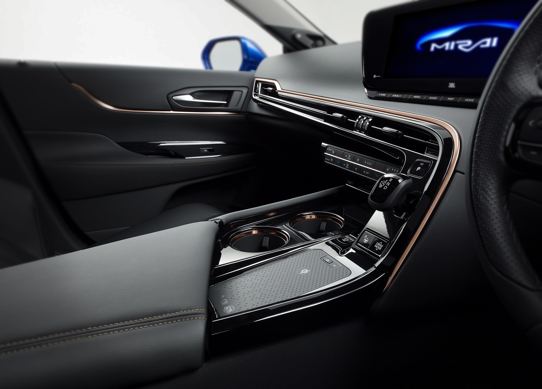 Thiết kế bảng điều khiển trung tâm của xe Mirai concept 