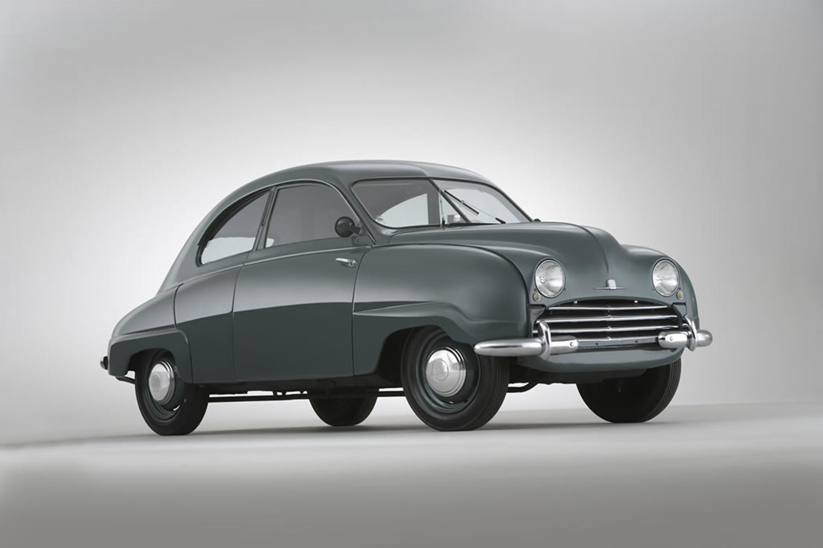 Saab 92 là chiếc xe được thiết kế có tính khí động học cao