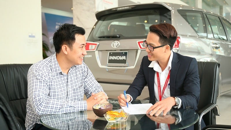 Nghề bán ô tô