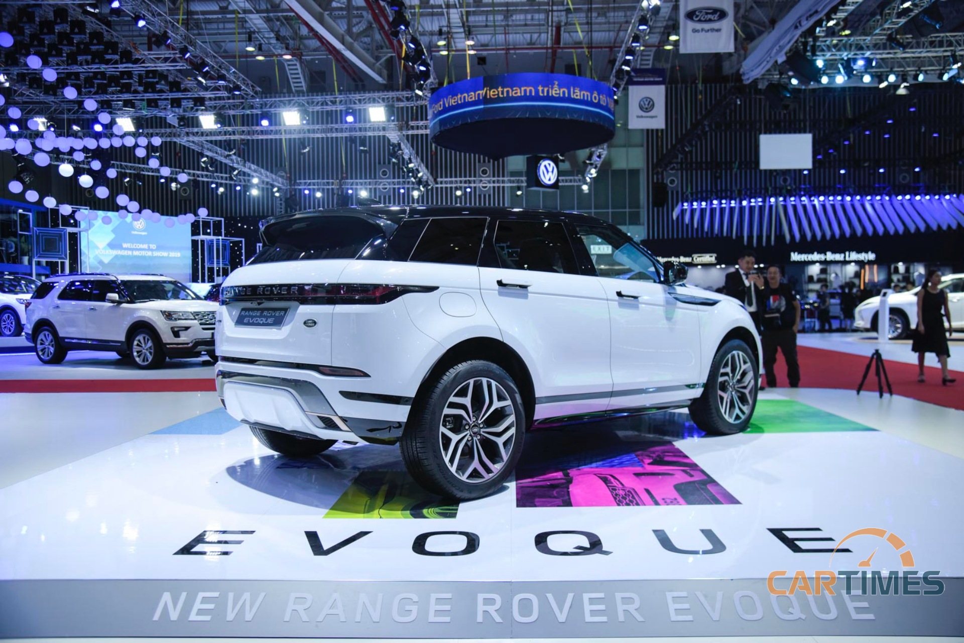 Thiết kế đuôi xe Range Rover Evoque 2020