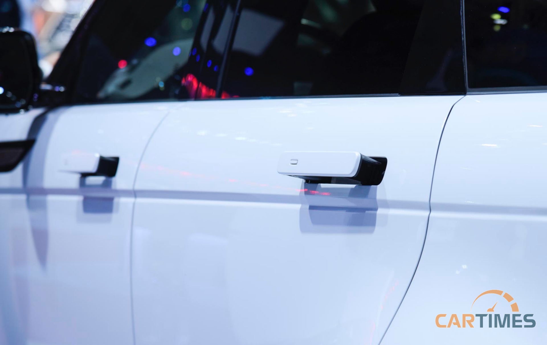Thiết kế tay nắm cửa của xe Range Rover Evoque 2020