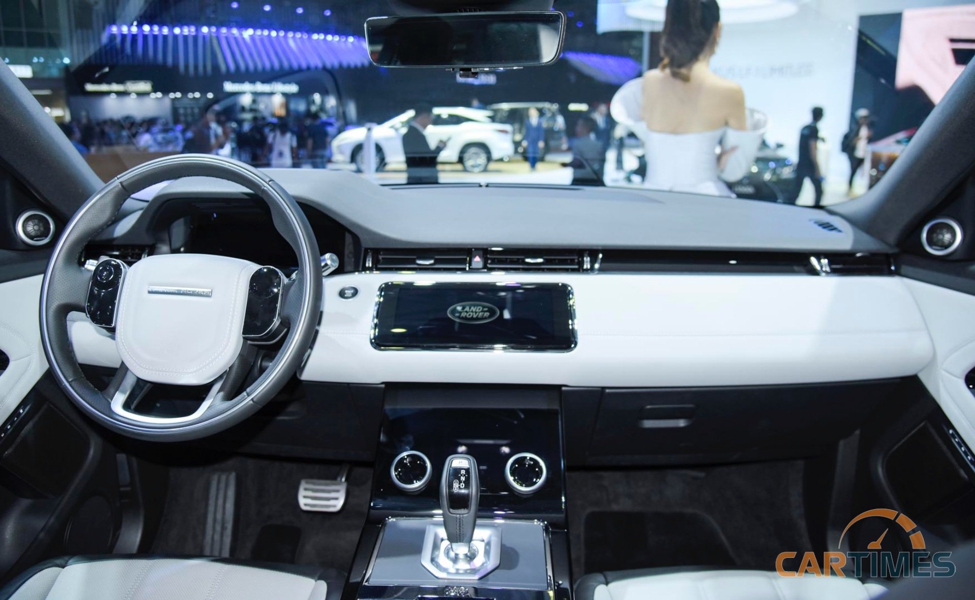 Thiết kế cabin xe Range Rover Evoque 2020
