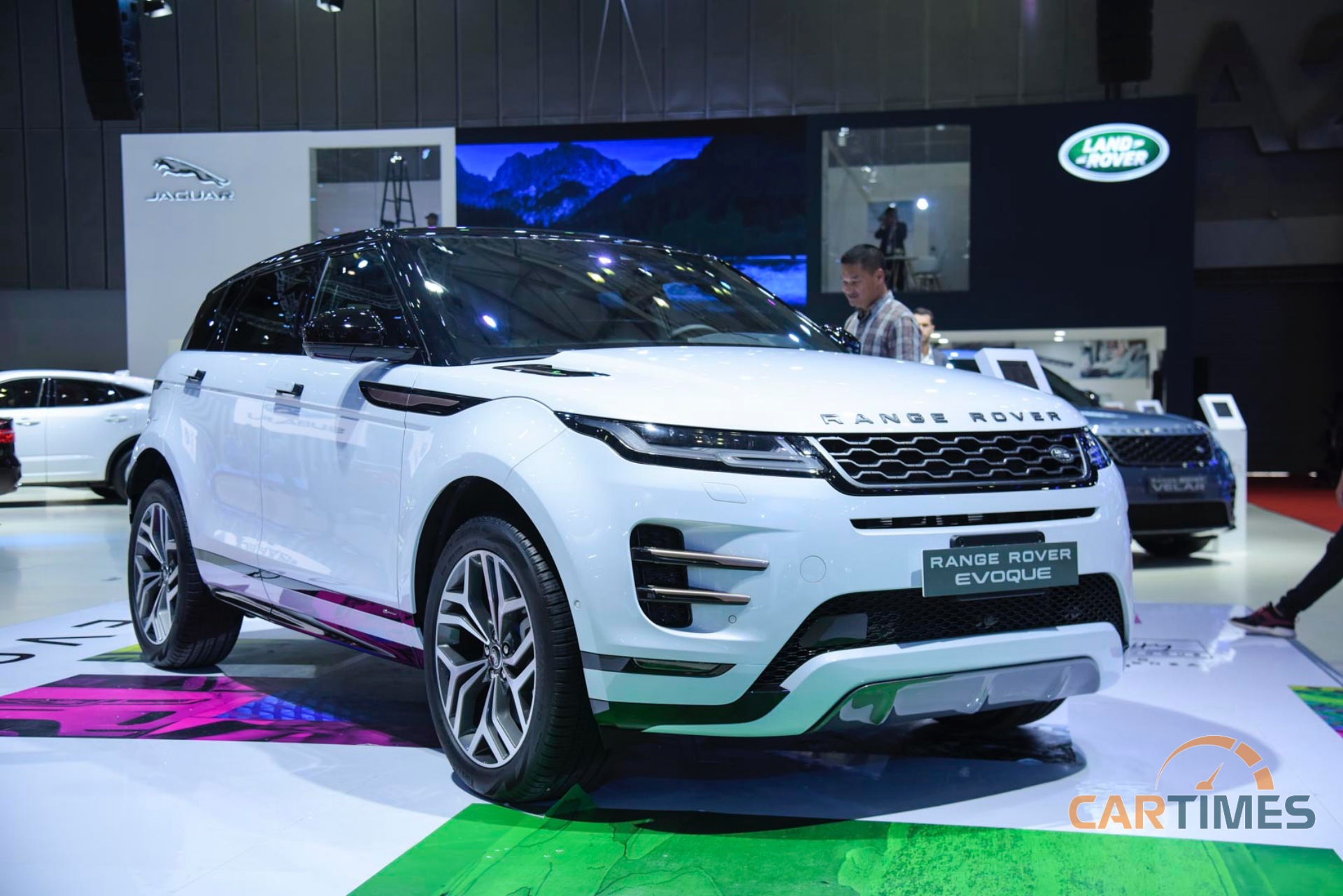 Thiết kế đầu xe Range Rover Evoque 2020