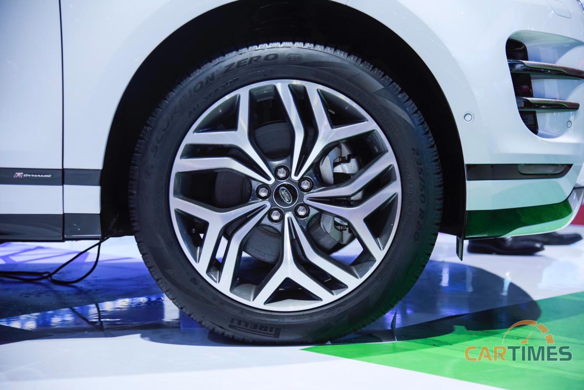 Thiết kế la zăng xe Range Rover Evoque 2020