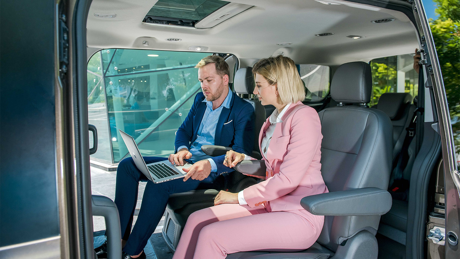 Tiện nghi trên xe Ford Tourneo
