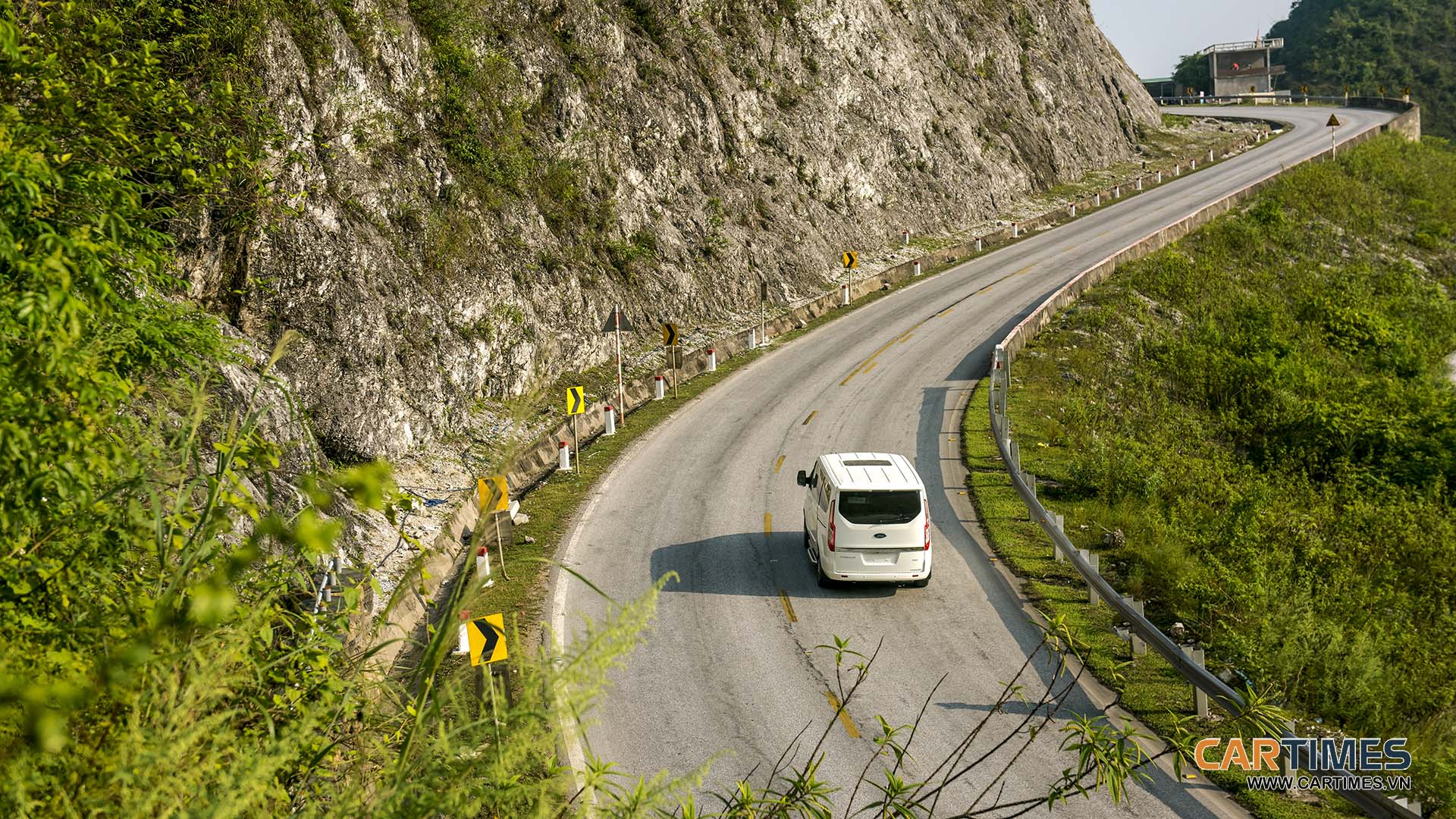 An toàn trên xe Ford Tourneo