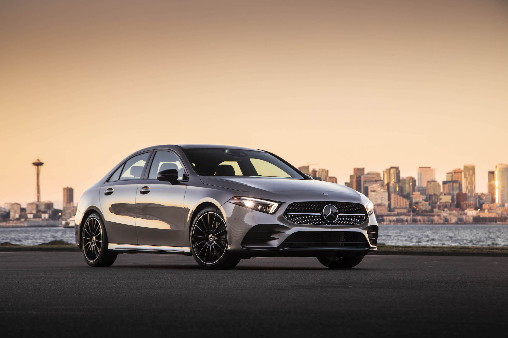 Mercedes-Benz tiếp tục phải triệu hồi xe do lỗi liên quan đến túi khí