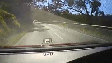 Audi A3 gặp tai nạn như trong phim Transformers