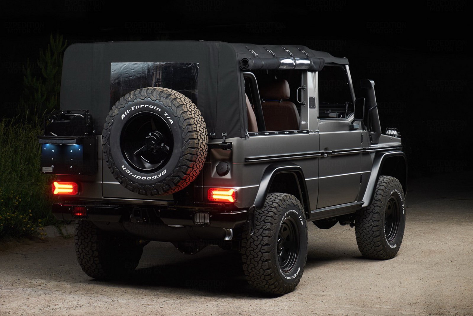 Thiết kế đuôi xe Mercedes-Benz G-Class độ