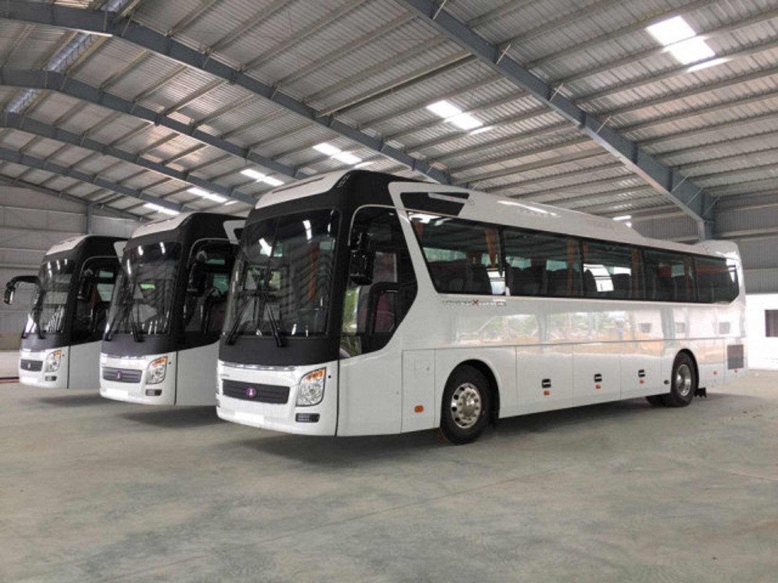 xe khách không có cửa lên phía tài xế