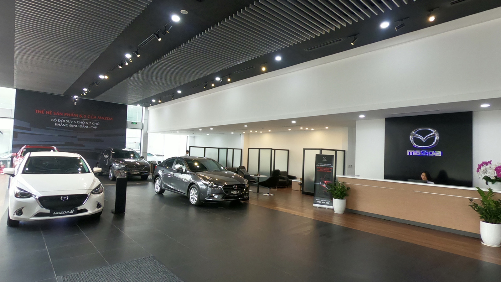 Showroom mazda Trần Khát Chân