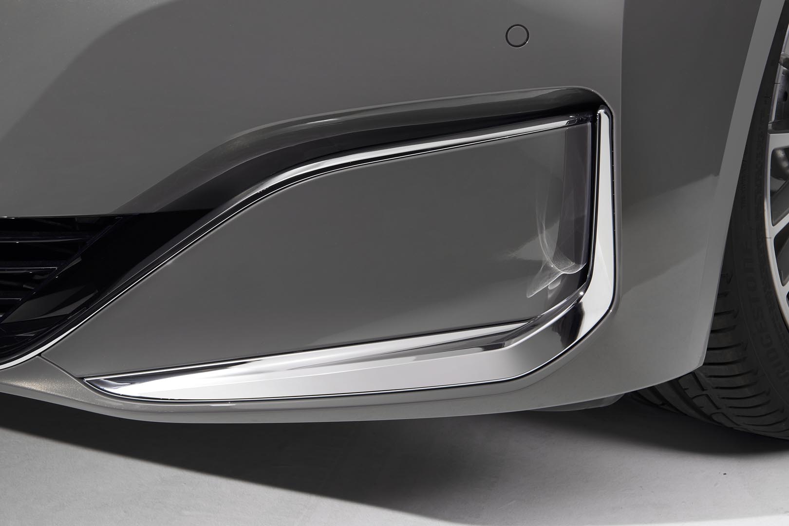 Cản trước xe BMW Series 7