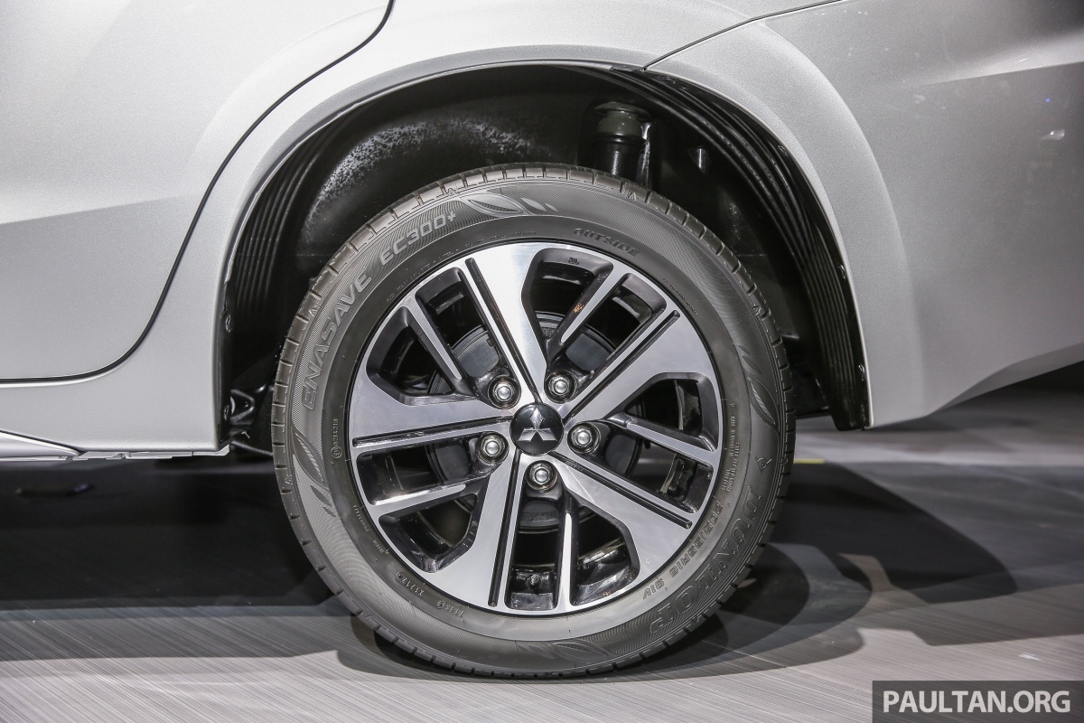 La zăng xe Mitsubishi Xpander Cross