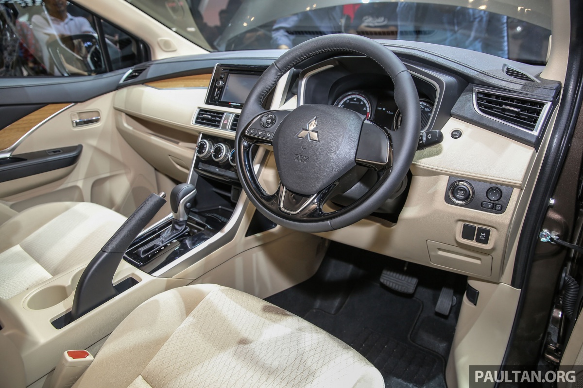 Cabin xe Mitsubishi Xpander Cross