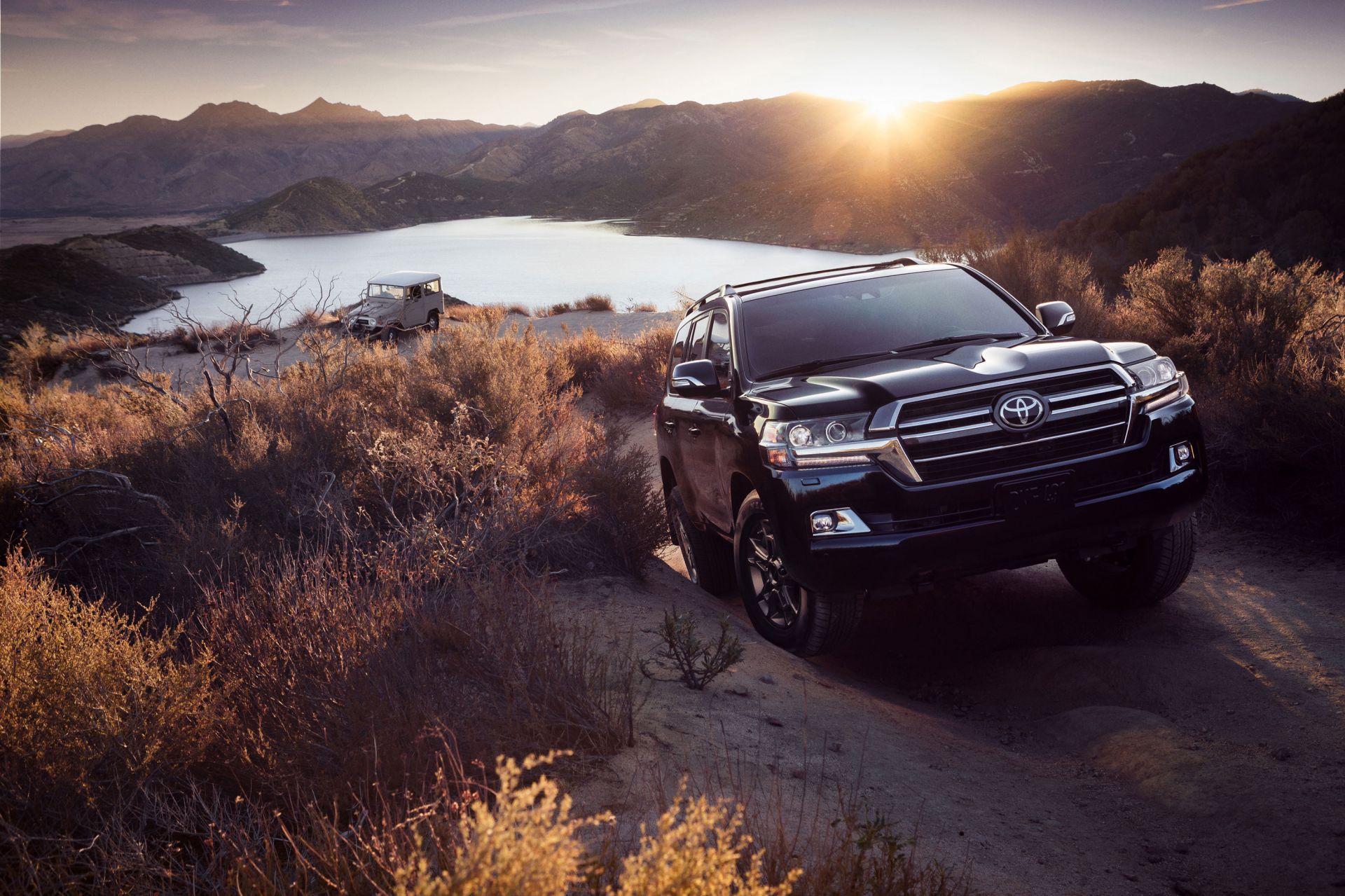 Toyota Land Cruiser 2020 trang bị nhiều tiện nghi đáng giá