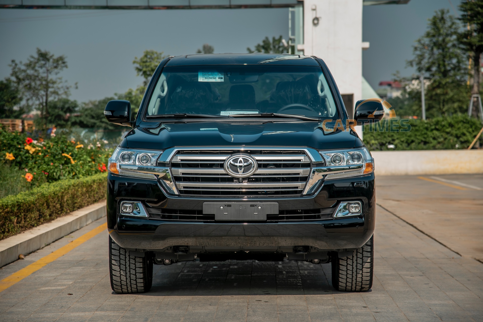 Đầu xe Toyota Land Cruiser 2020