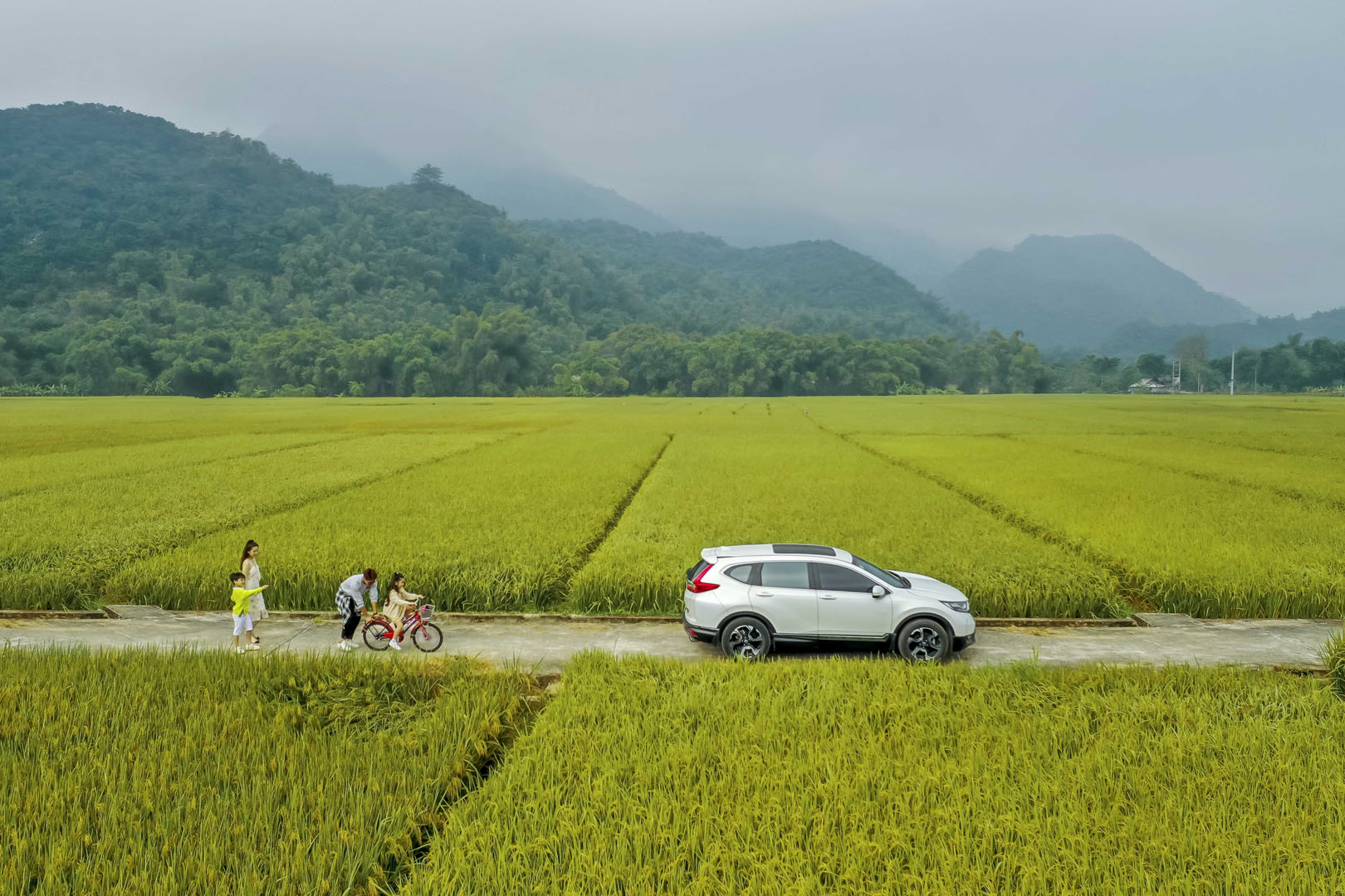 Honda CR-V dễ dàng chinh phục các cung đường đèo, gồ ghề