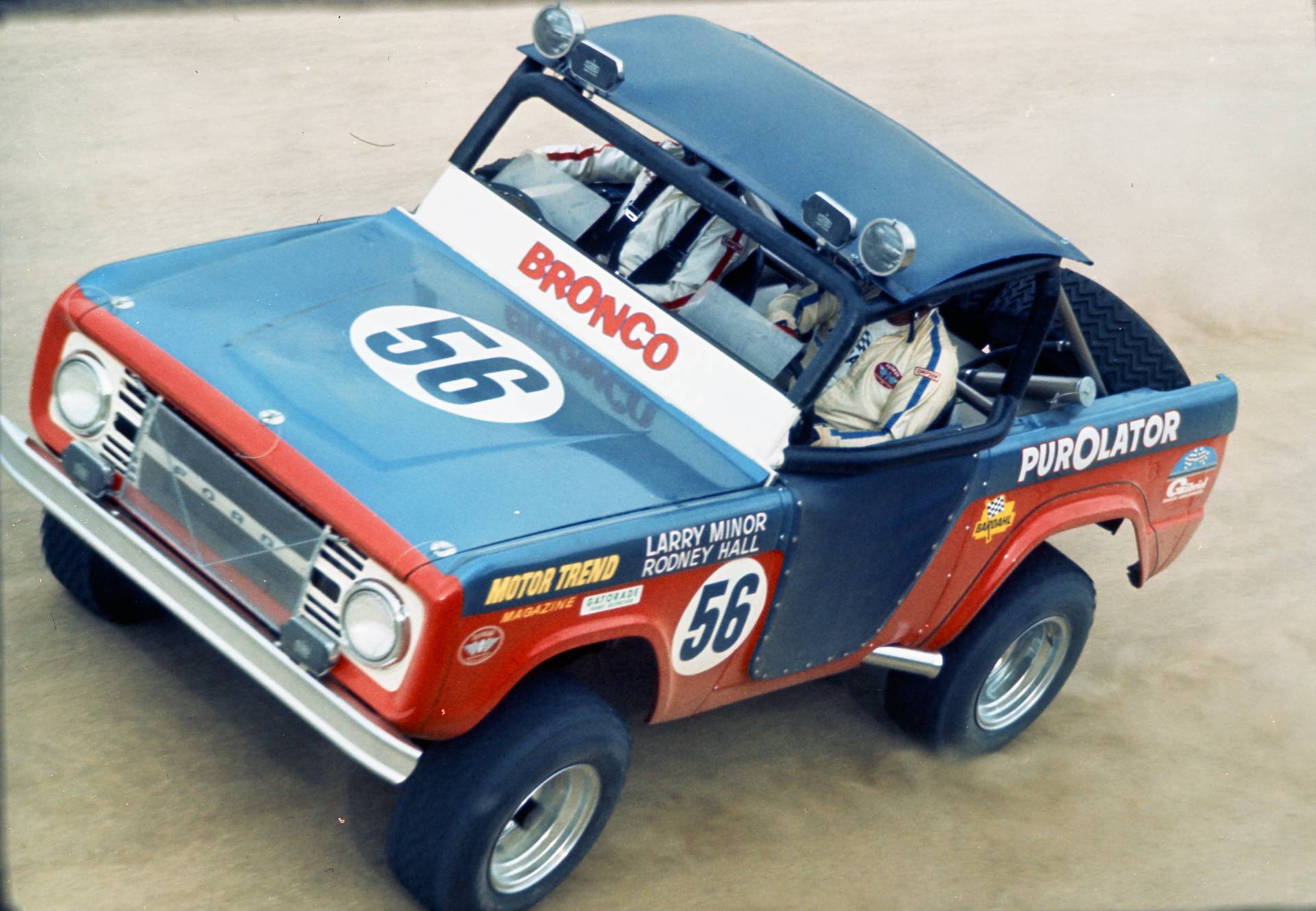 Ford Bronco phiên bản đua xe thể thao