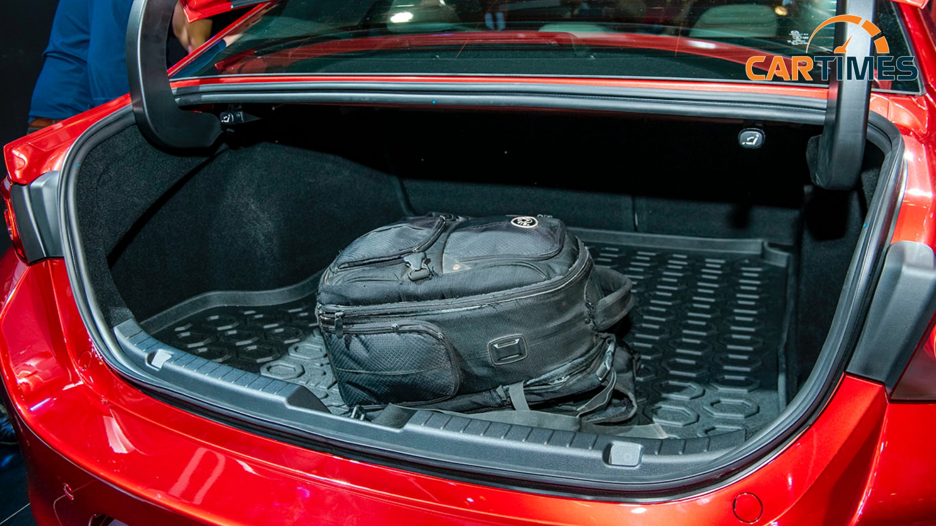 Cốp xe Mazda3 2019
