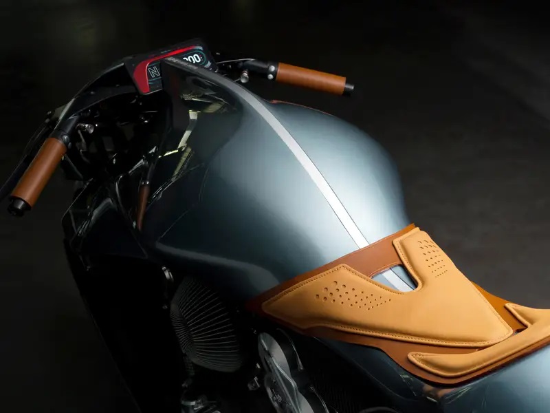 Aston Martin AMB 0011