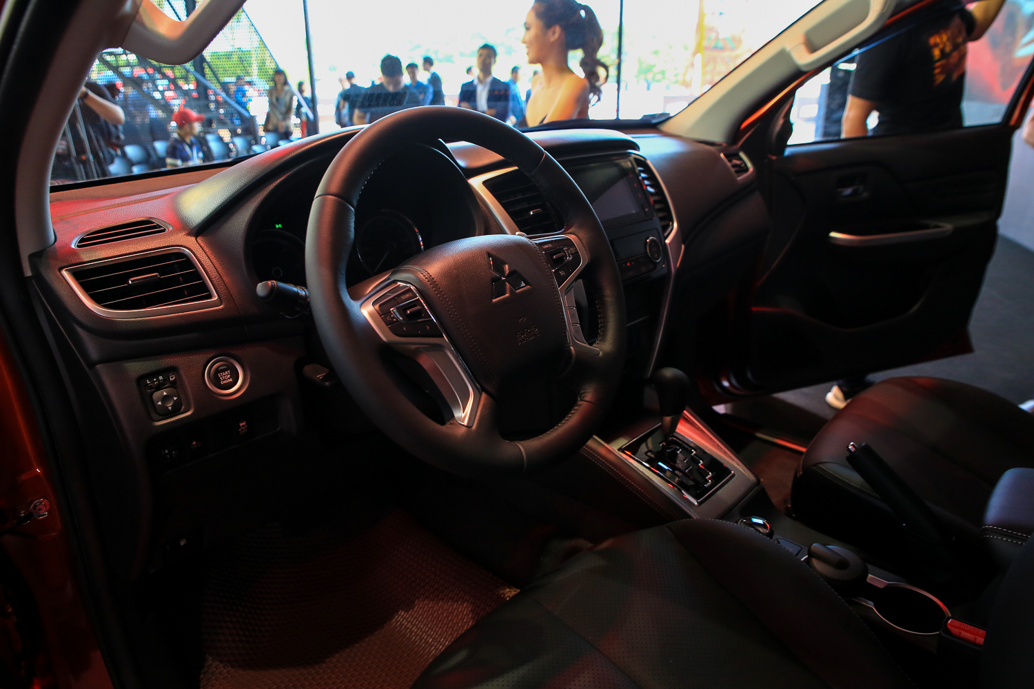 Cabin xe Mitsubishi Triton 2020