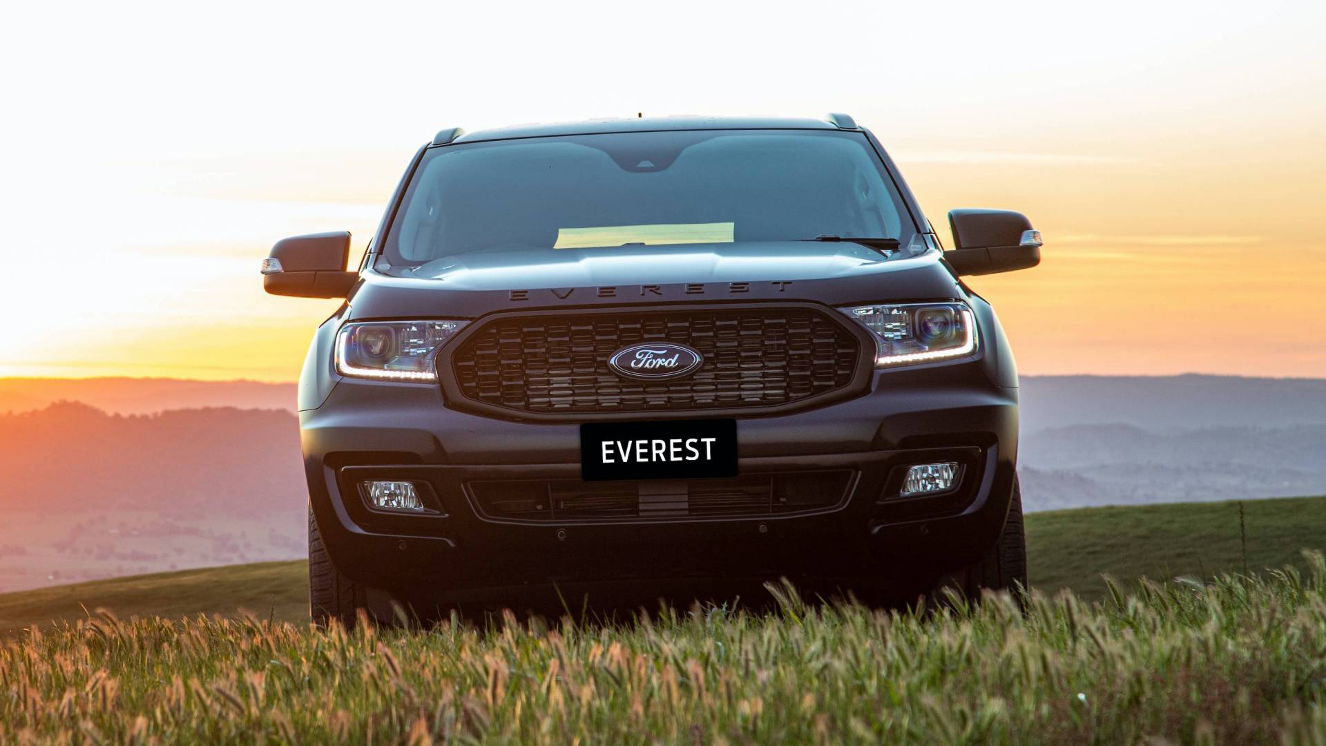 Thiết kế đầu xe Ford Everest Sport