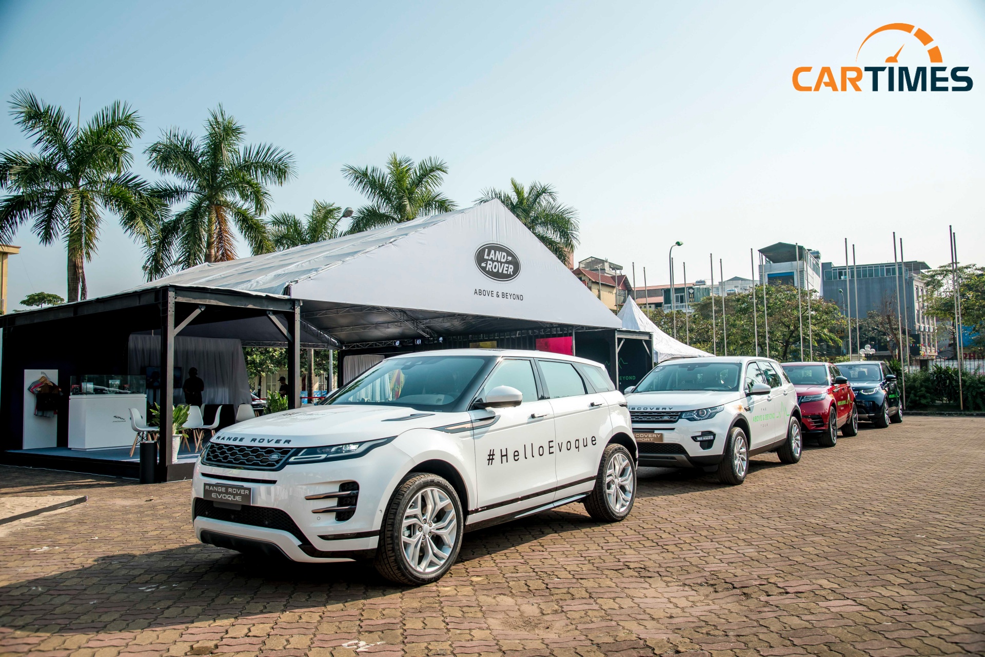 Trải nghiệm dàn xe Land Rover tại sự kiện “Above and Beyond Tour”