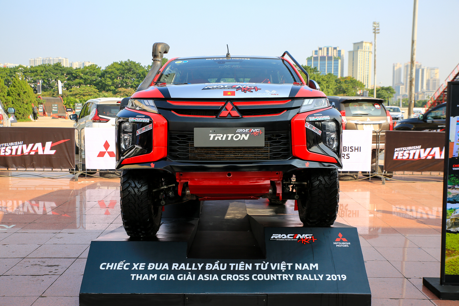 Xe Triton của đội Racing AKA