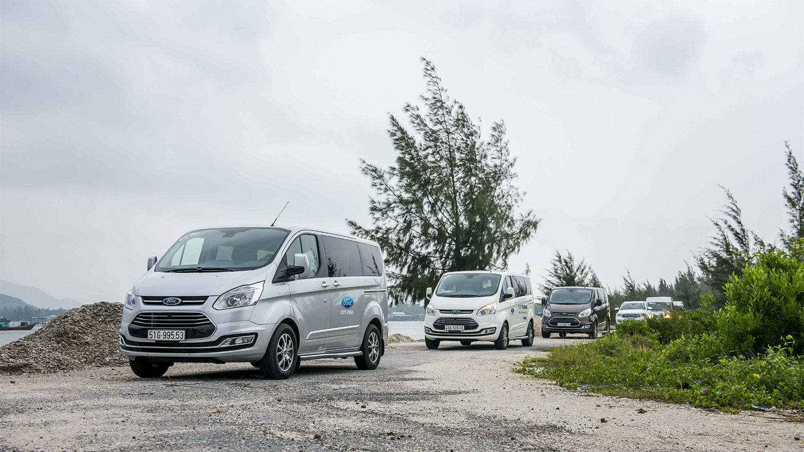 Xe Ford Tourneo