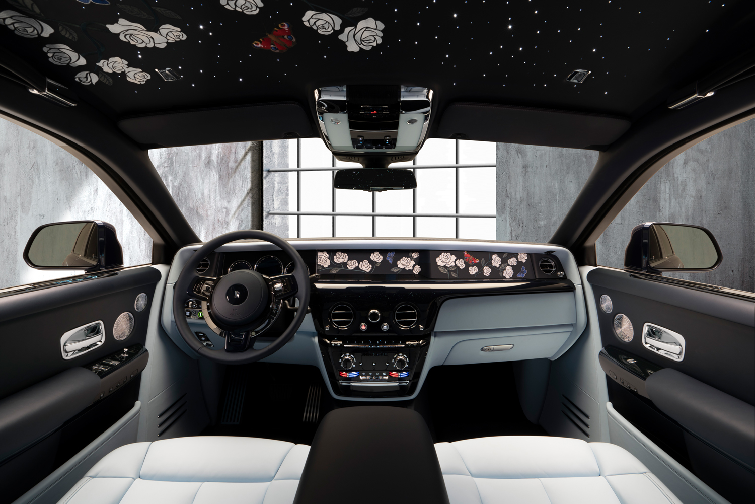 Thiết kế hàng ghế trước xe Rolls-Royce Phantom Rose