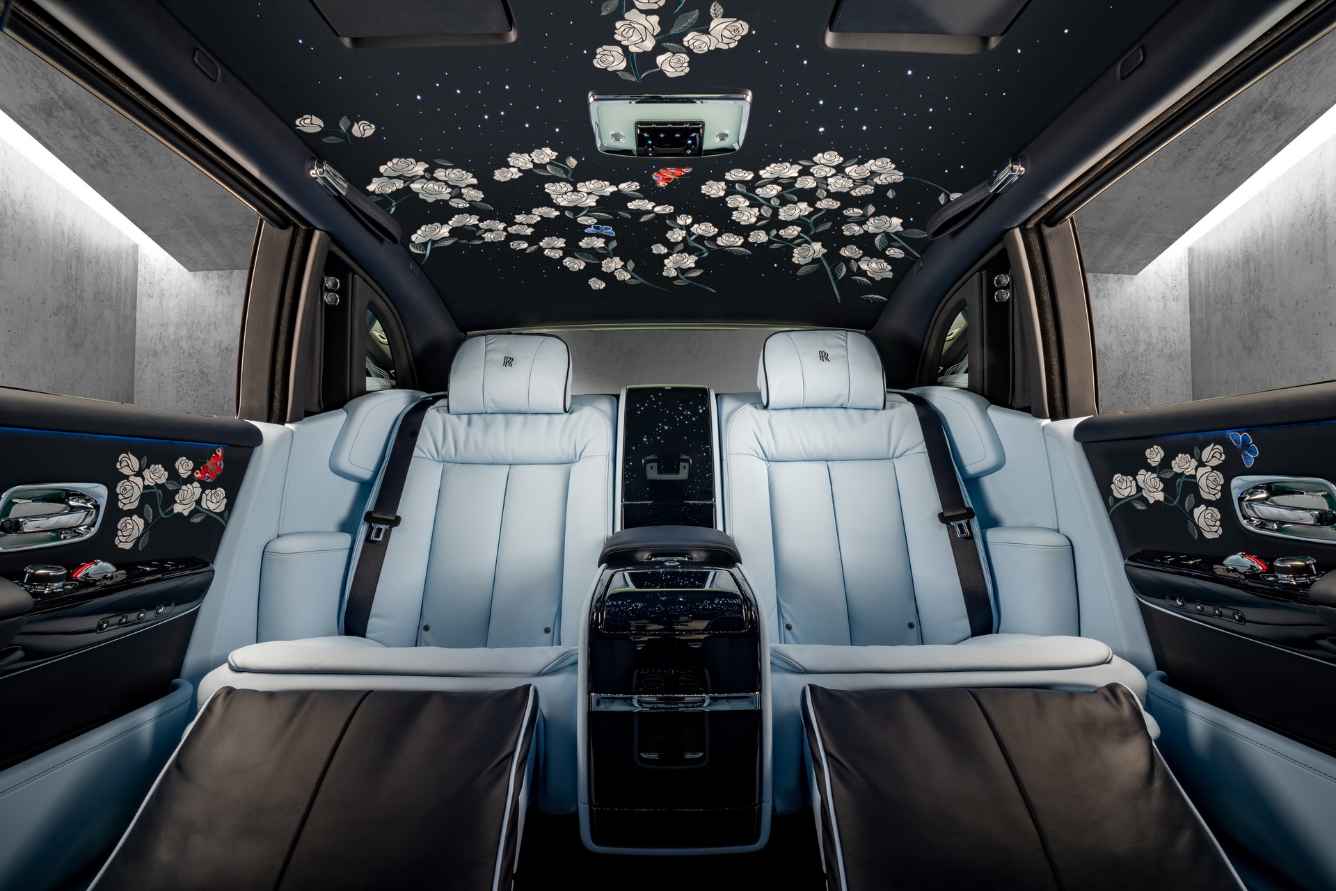 Thiết kế hàng ghế sau xe Rolls-Royce Phantom Rose