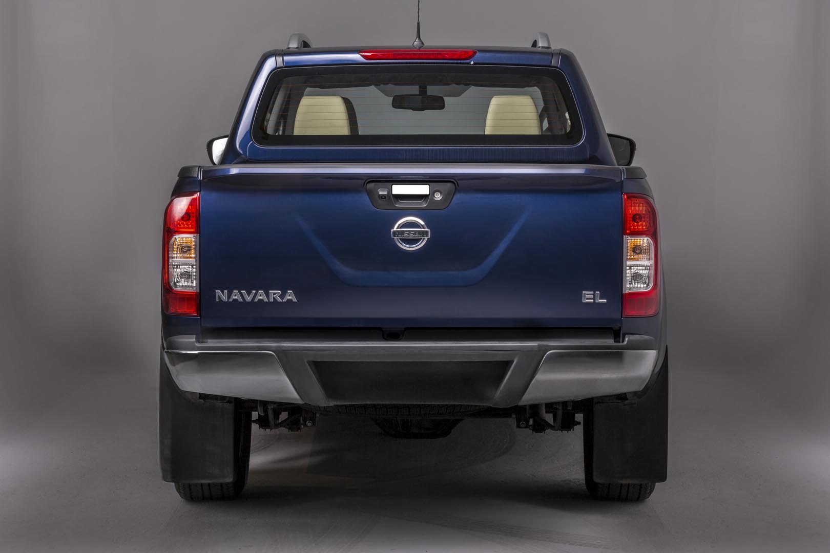 Đuôi xe Nissan Navara