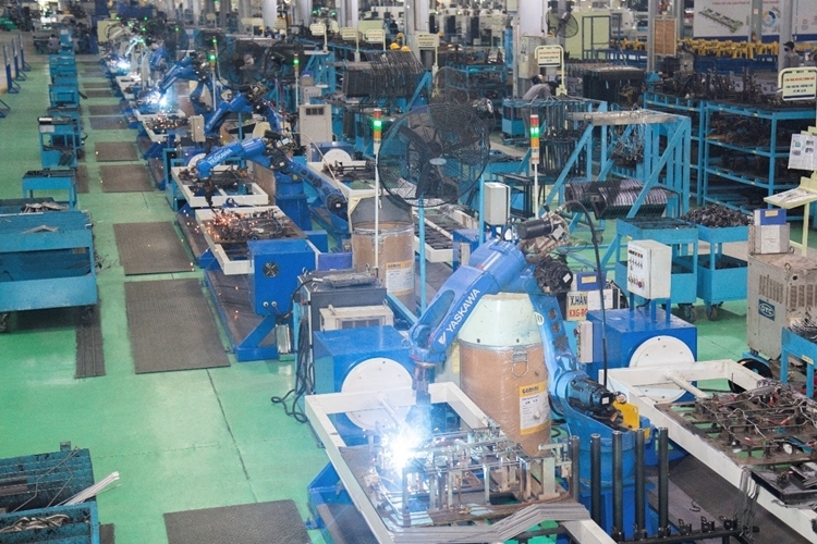 Dây chuyền robot hàn tại Tổ hợp cơ khí Thaco Chu Lai