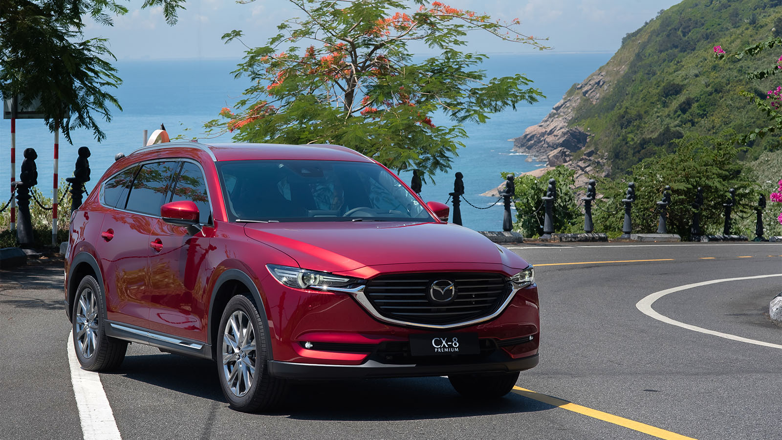 Mazda CX-8 giảm giá lên tới 100 triệu đồng trong tháng cuối năm 2019