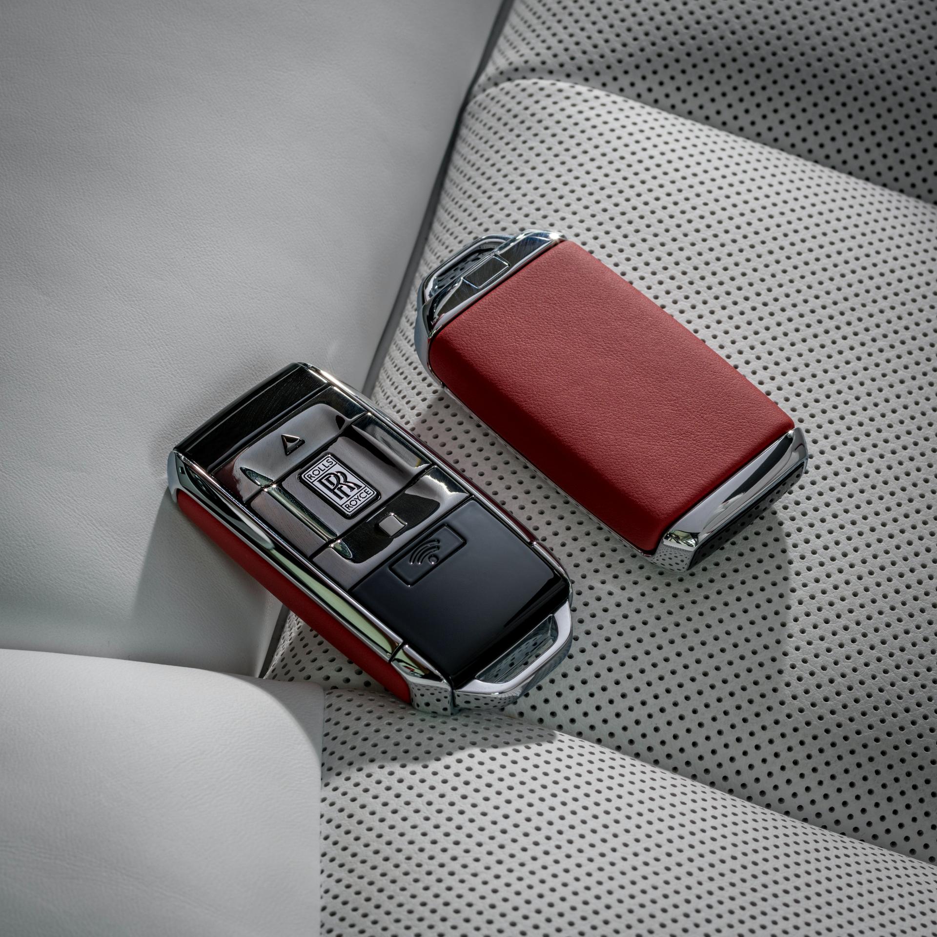 Chìa khoá xe Rolls-Royce Bespoke Red Phantom