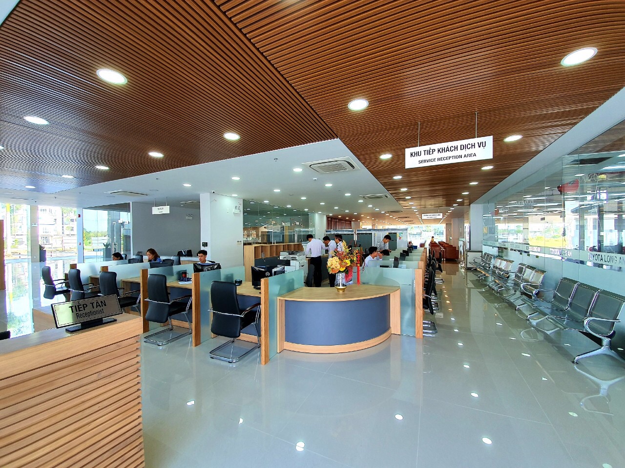Khu vực dịch vụ